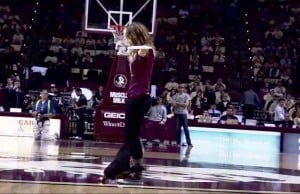 Amazing Frisbee Dogs Perform Halftime Show