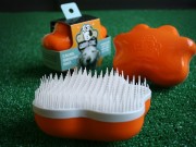 Groom Genie is Based on a Popular Hair Brush for Humans The Groom Genie is Based on a Popular Hair Brush for Humans