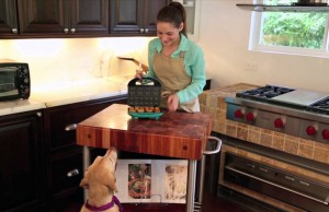 Conveniently Bake Pet Treats with This Pet Treat Maker