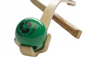 Have Fun and Be Eco-Friendly With This All-Natural Ball Launcher Have Fun and Be Eco-Friendly With This All-Natural Ball Launcher