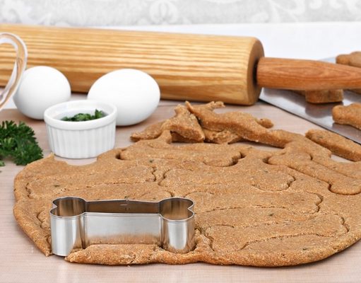 How To Make Homemade Dog Treats: A Video Guide How To Make Homemade Dog Treats