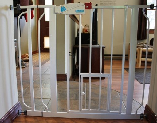 Review: Carlson Pet Products Extra-Wide Walk Through Dog Gate Carlson Pet Products Dog Gate Review