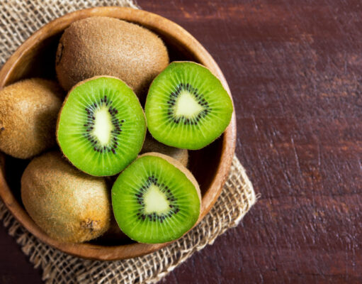 Can Dogs Eat Kiwi? Benefits & 3 Ways You Can Serve It Safely Can Dogs Eat Kiwi featured image